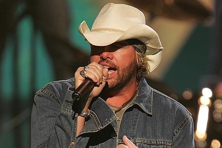 Country Music Memories: Toby Keith Hits No. 1 With 'Whiskey Girl'